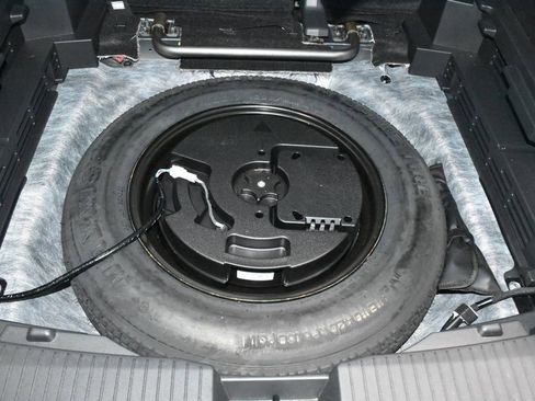 Used 2023 Nissan Rogue SV w/ SV Premium B Package image 32