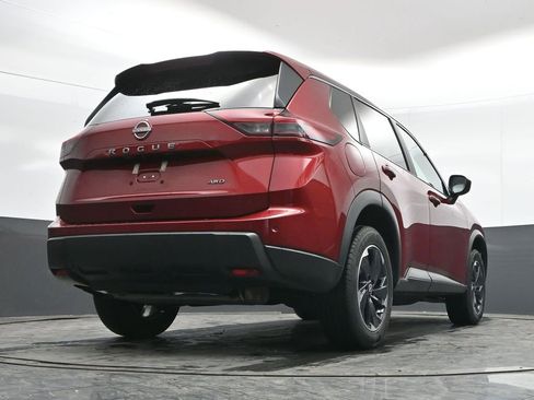 Used 2025 Nissan Rogue SV AWD/4WD image 41