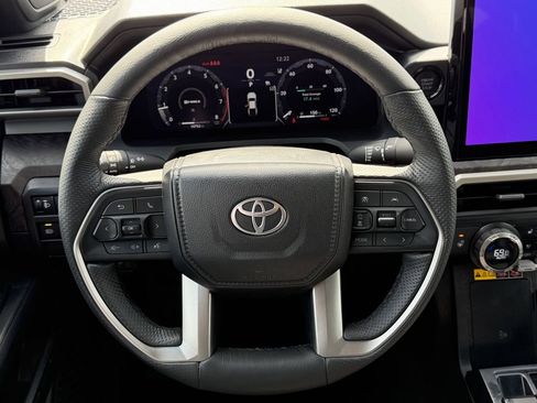 Used 2025 Toyota Tacoma Limited image 14