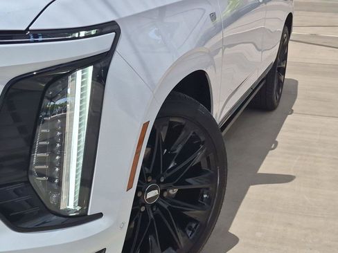 New 2026 Cadillac Escalade Platinum Sport AWD/4WD image 8