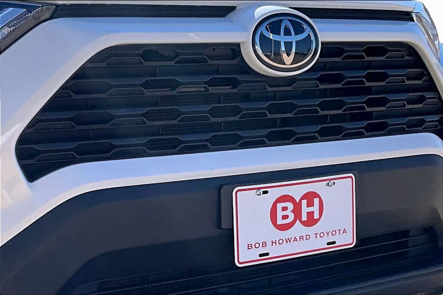 Used 2025 Toyota RAV4 XLE AWD/4WD image 28