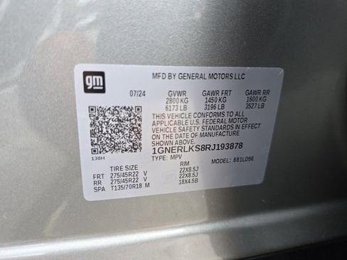 Used 2024 Chevrolet Traverse RS w/ LPO, Floor Liner Package FWD image 40
