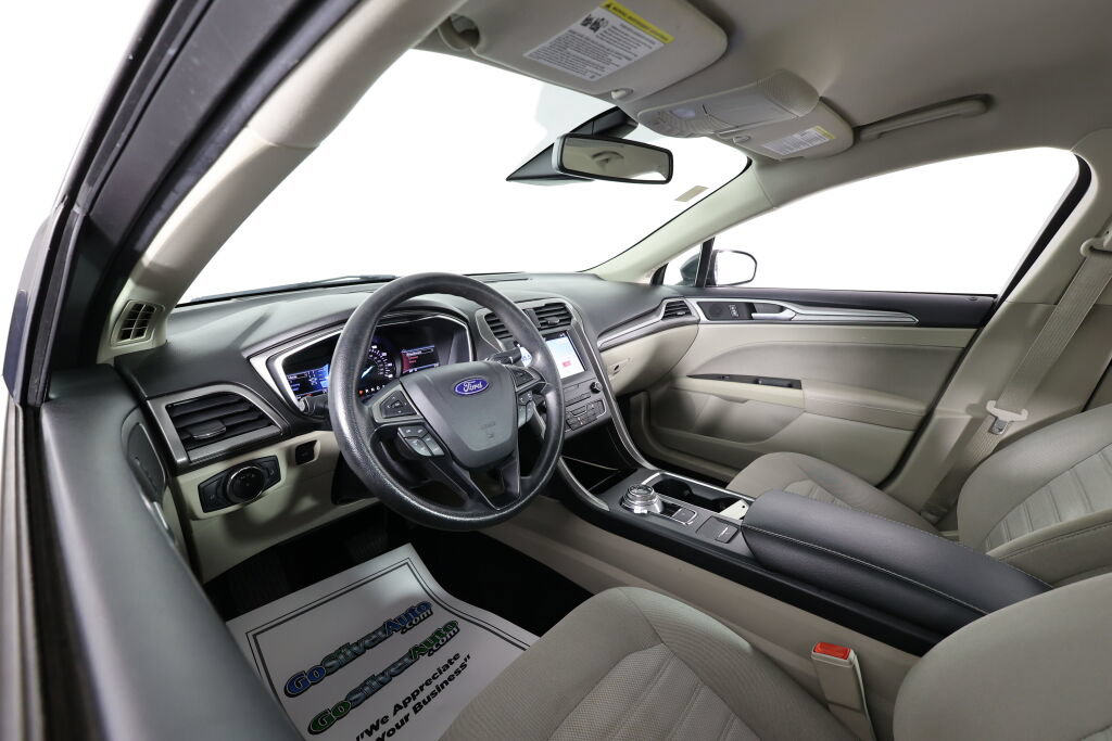 Used 2019 Ford Fusion SE FWD image 10