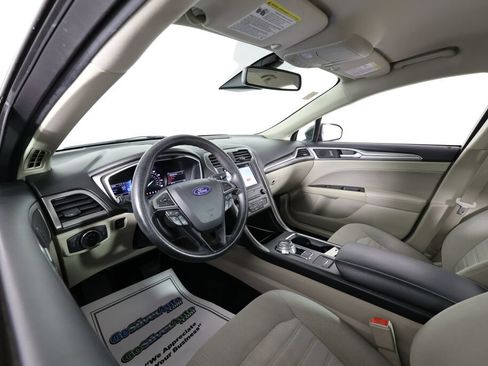 Used 2019 Ford Fusion SE FWD image 10