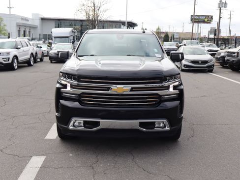 Used 2021 Chevrolet Silverado 1500 High Country w/ Technology Package image 3