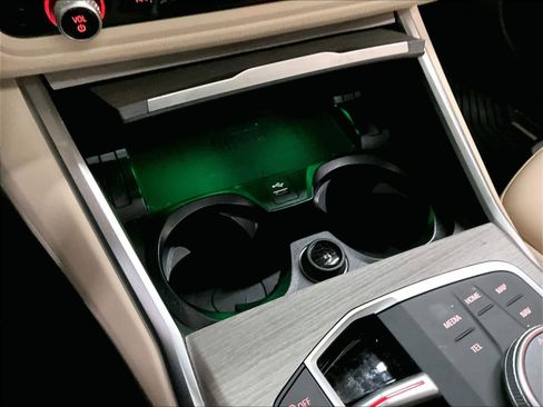 Used 2025 BMW 330i Sedan w/ Premium Package image 34