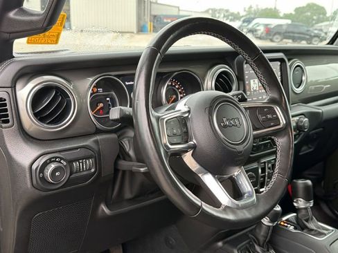 Used 2022 Jeep Wrangler Unlimited Sahara w/ Cold Weather Group AWD/4WD image 16
