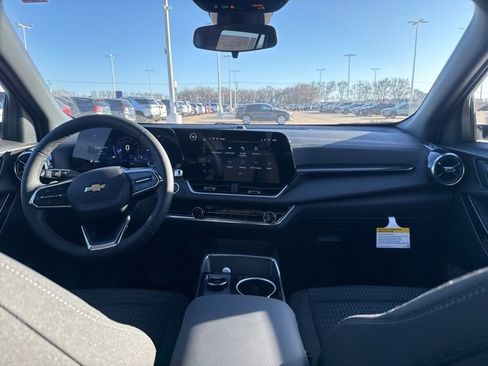 New 2026 Chevrolet Equinox LT image 22