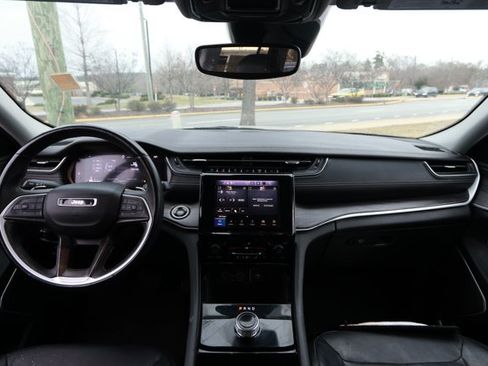 Used 2022 Jeep Grand Cherokee Limited RWD image 29