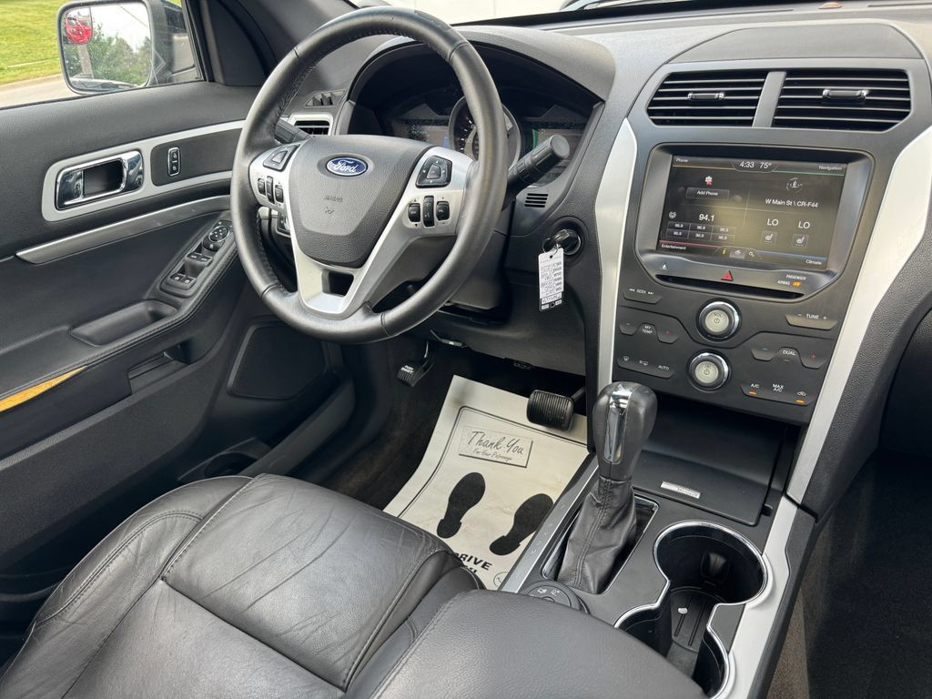 Used 2014 Ford Explorer XLT w/ Equipment Group 202A AWD/4WD image 25