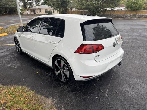 Used 2017 Volkswagen GTI SE image 5