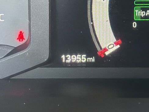 Used 2024 Toyota Tacoma SR image 25