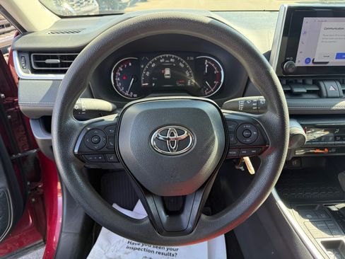 Certified 2025 Toyota RAV4 LE AWD/4WD image 9