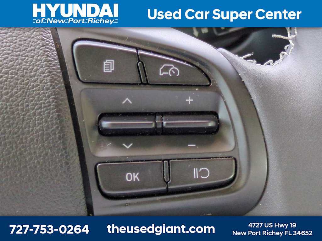 Certified 2025 Hyundai Venue SEL FWD image 26