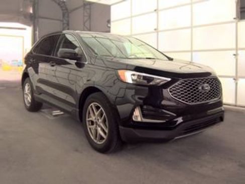 Used 2023 Ford Edge SEL w/ Convenience Package AWD/4WD image 4