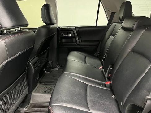 Used 2022 Toyota 4Runner TRD Off-Road Premium AWD/4WD image 46