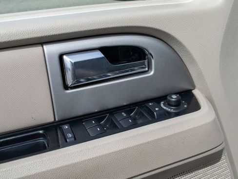 Used 2011 Ford Expedition EL Limited image 17
