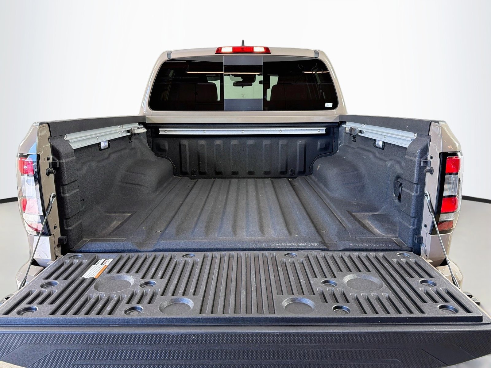 Used 2024 Nissan Frontier PRO-4X w/ Pro Convenience Package AWD/4WD image 26