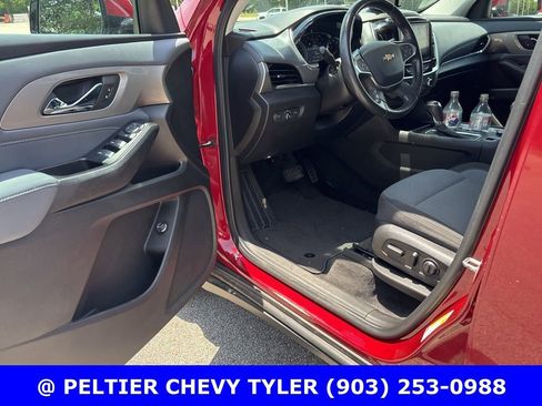 Used 2020 Chevrolet Traverse LT FWD image 11