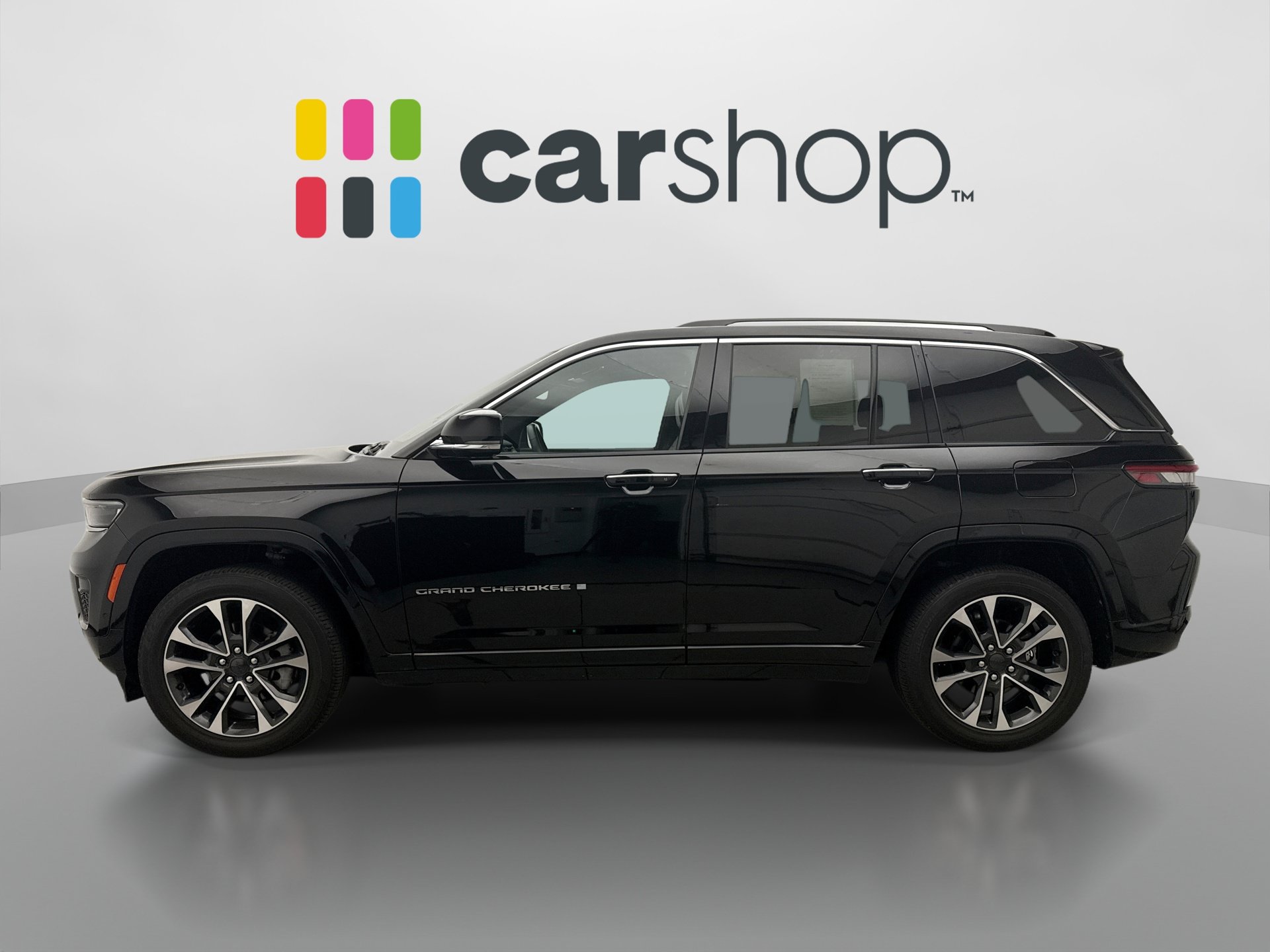 Used 2022 Jeep Grand Cherokee Overland AWD/4WD image 2