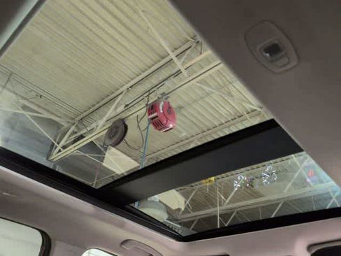 Used 2021 Nissan Rogue SV FWD image 22