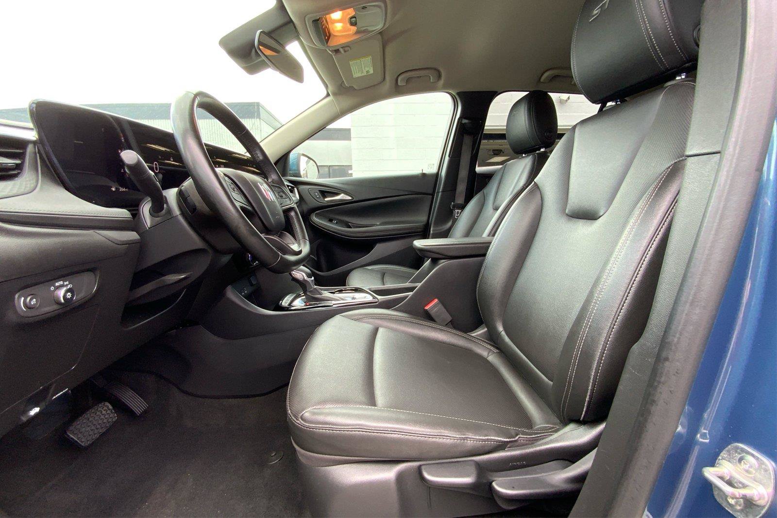 Used 2024 Buick Encore GX Sport Touring AWD/4WD image 10