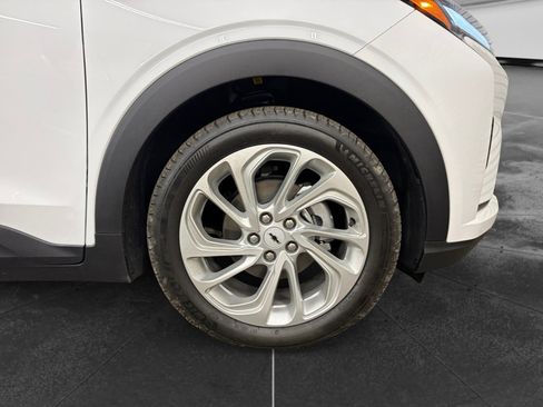 Used 2027 Chevrolet Bolt LT w/ Comfort Package FWD image 35