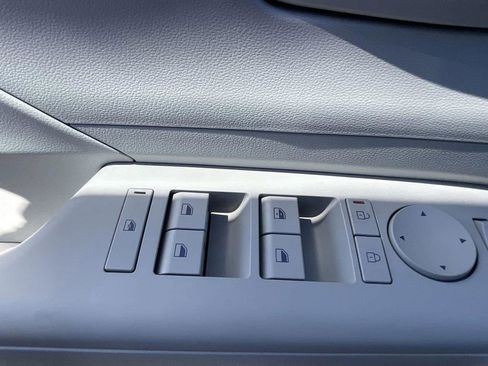 Certified 2024 Hyundai Kona SE image 16