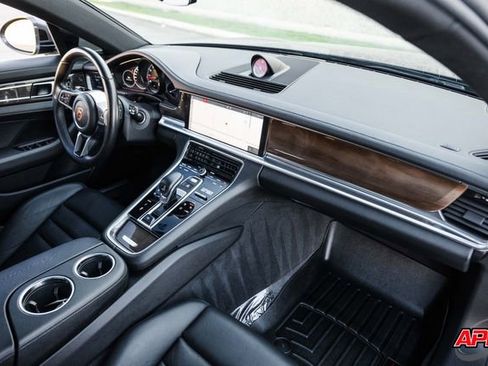 Used 2018 Porsche Panamera 4S image 26