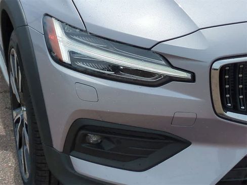 New 2026 Volvo V60 B5 Cross Country Ultra w/ Protection Package Premier image 10