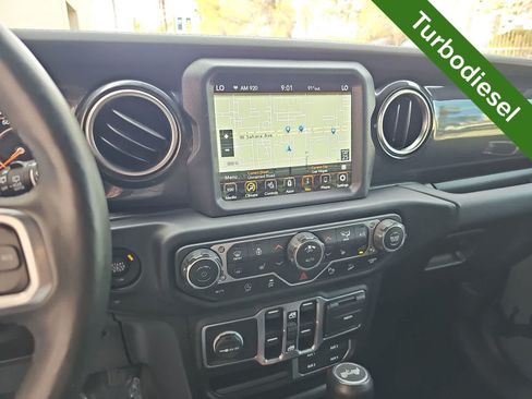 Used 2020 Jeep Wrangler Unlimited Sahara AWD/4WD image 20