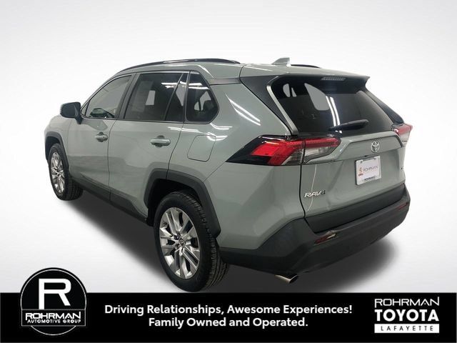 Used 2019 Toyota RAV4 XLE Premium FWD image 4