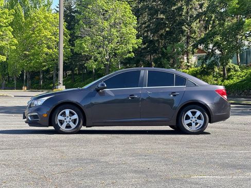 Used 2016 Chevrolet Cruze LT image 19
