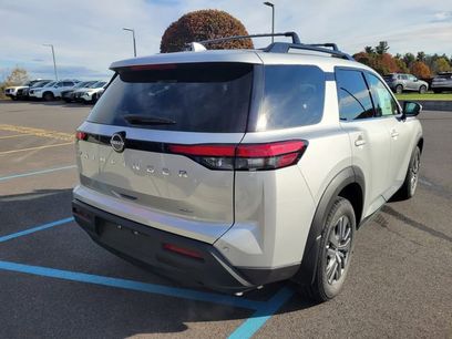New 2025 Nissan Pathfinder SV