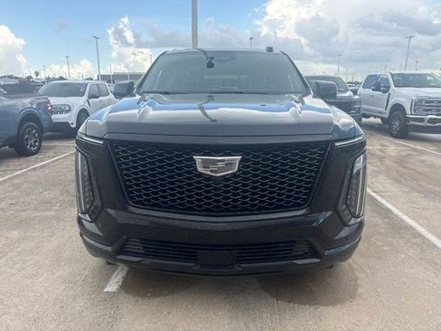 Used 2026 Cadillac Escalade Platinum Sport w/ LPO, ONYX Package AWD/4WD image 2