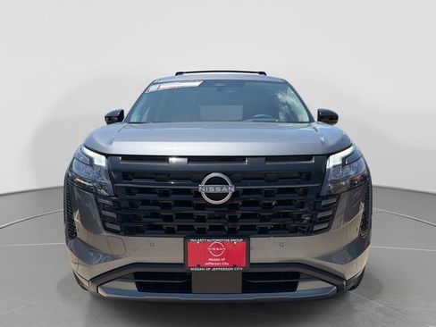 New 2026 Nissan Pathfinder Platinum w/ Accent Package AWD/4WD image 9