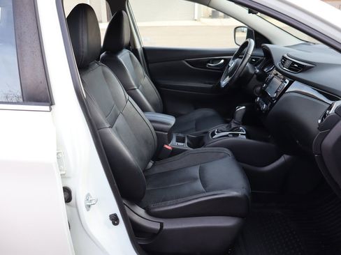 Used 2017 Nissan Rogue Sport SL w/ SL Premium Package image 22