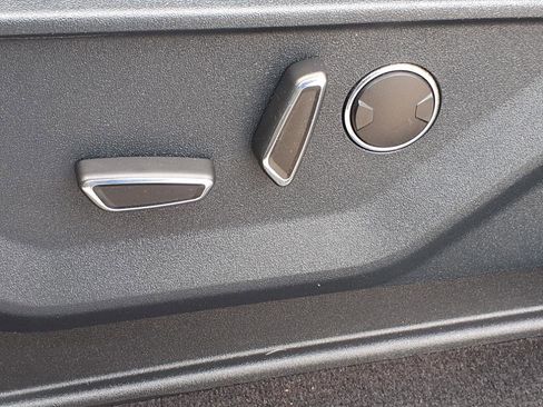 Used 2021 Ford F150 XLT w/ Equipment Group 302A High image 12