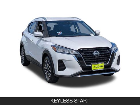 Used 2023 Nissan Kicks SV FWD image 2