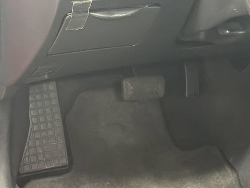Used 2005 Pontiac Vibe w/ Power Group Value Package FWD image 21