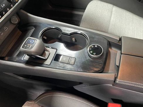 Used 2022 Nissan Rogue S AWD/4WD image 18