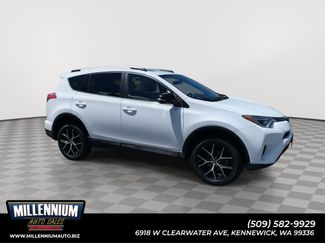 Used 2017 Toyota RAV4 SE AWD/4WD video 1