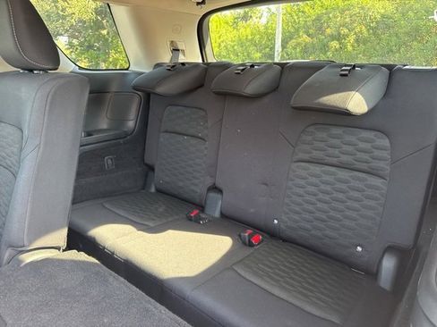 Used 2024 Nissan Pathfinder SV image 8