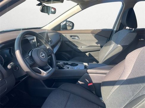 Used 2023 Nissan Rogue SV image 9