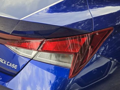 Used 2023 Hyundai Elantra SEL FWD image 9