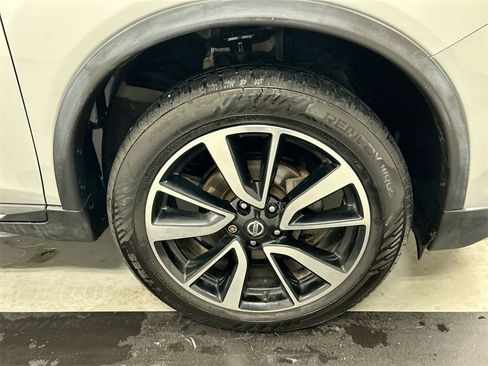 Used 2020 Nissan Rogue SL w/ Premium Package image 8