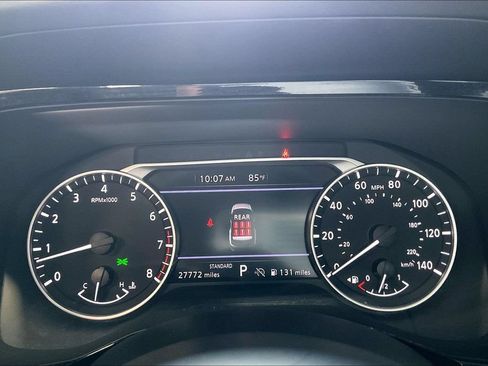 Used 2025 Nissan Pathfinder SV FWD image 7