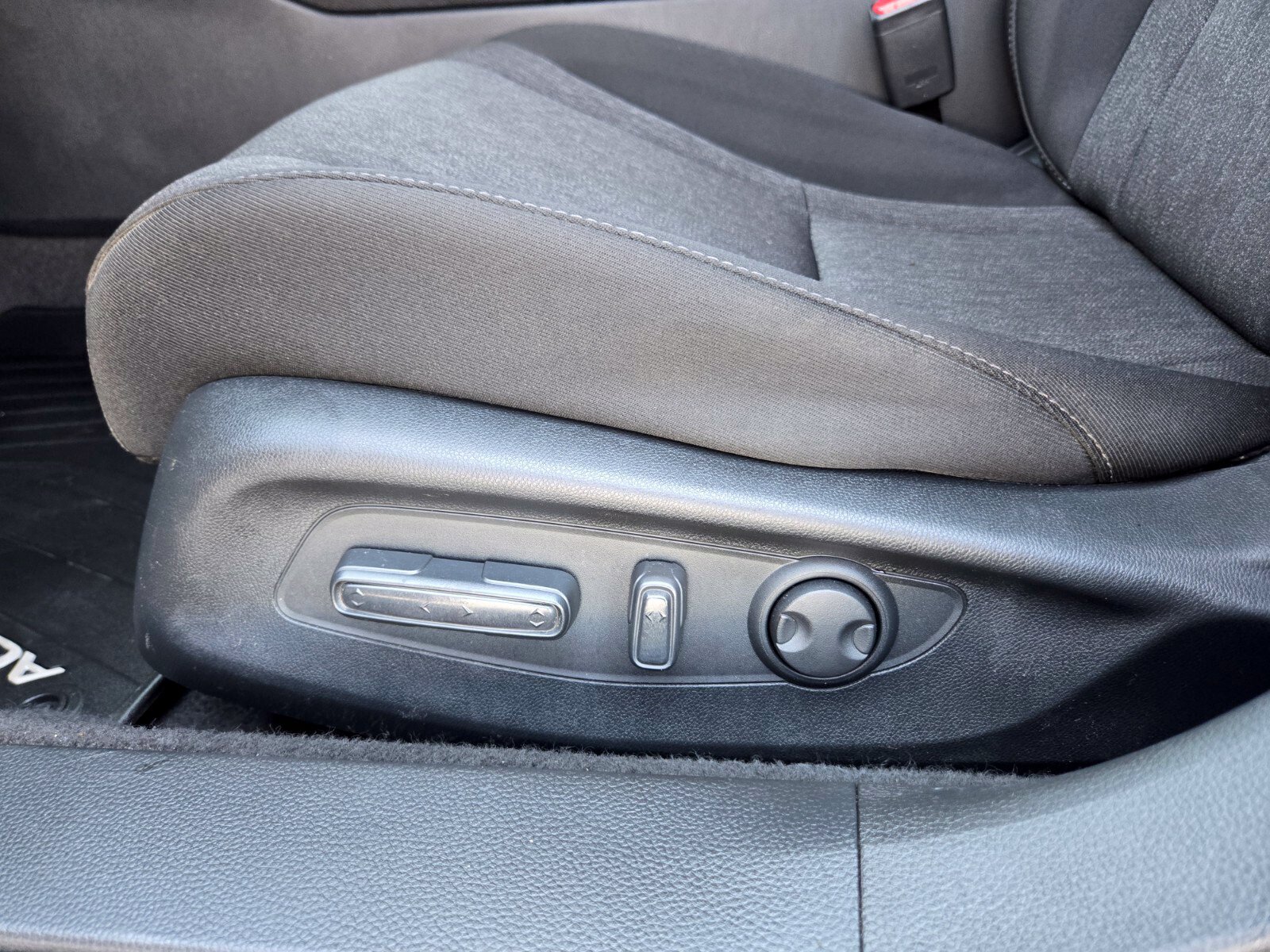 Used 2025 Honda Accord SE image 10