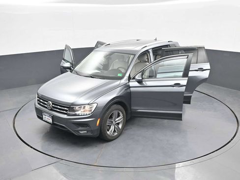 Used 2021 Volkswagen Tiguan SEL AWD/4WD image 46