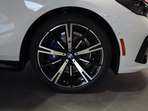 New 2026 BMW 530i xDrive w/ M Sport Package AWD/4WD image 31